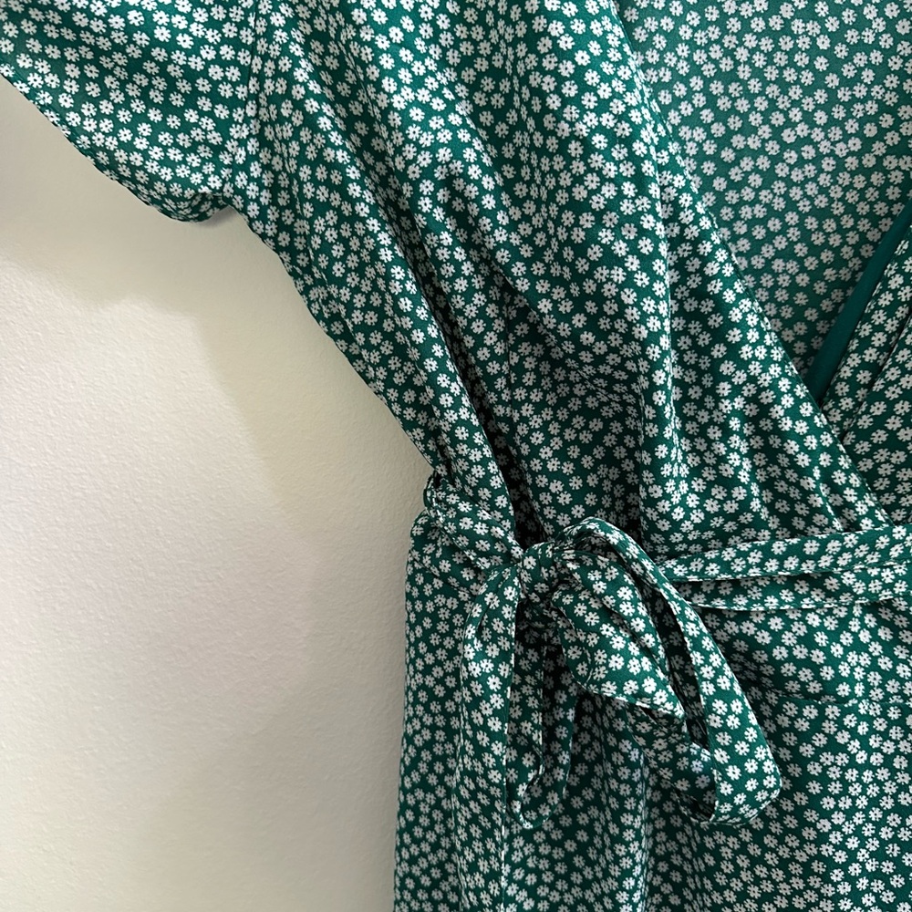 Abercrombie wrap dress green floral